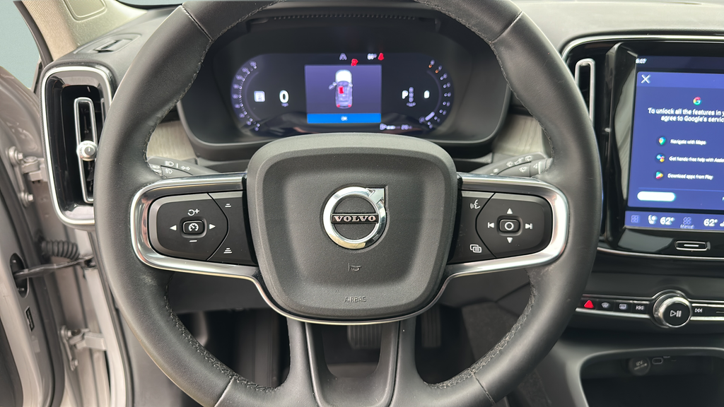 2024 Volvo XC40 B5 Core