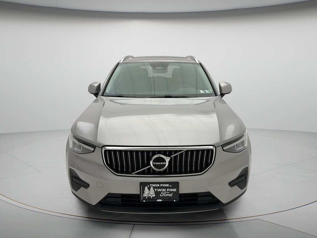 2024 Volvo XC40 B5 Core