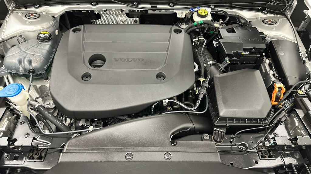 2024 Volvo XC40 B5 Core