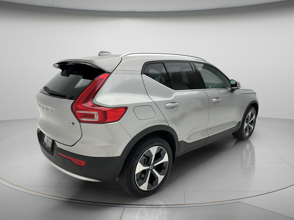2024 Volvo XC40 B5 Core