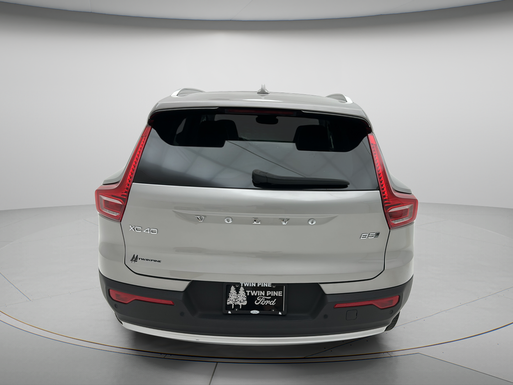 2024 Volvo XC40 B5 Core