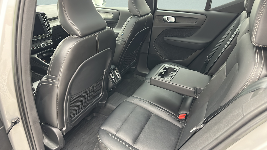 2024 Volvo XC40 B5 Core