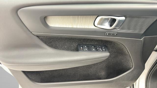 2024 Volvo XC40 B5 Core