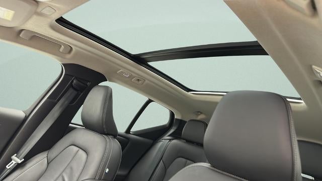 2024 Volvo XC40 B5 Core