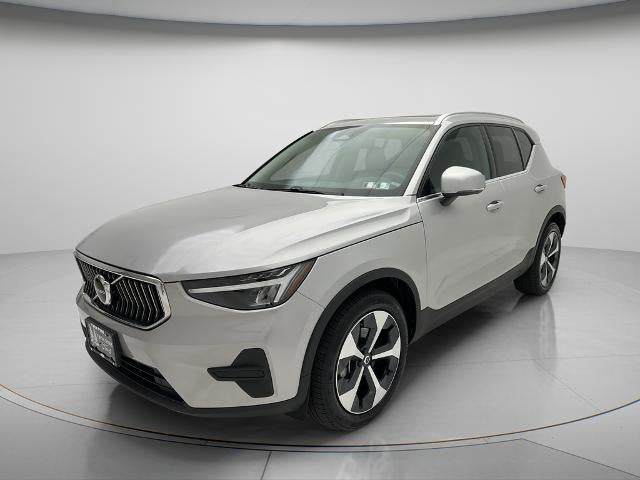 2024 Volvo XC40 B5 Core