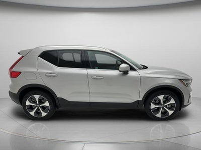 2024 Volvo XC40 B5 Core