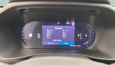 2023 Volvo XC40 B5 Plus Dark Theme