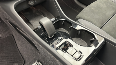 2023 Volvo XC40 B5 Plus Dark Theme