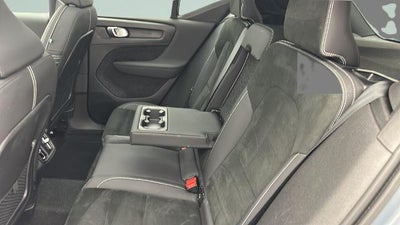 2023 Volvo XC40 B5 Plus Dark Theme