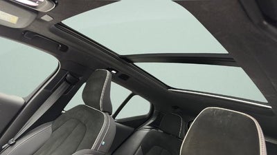 2023 Volvo XC40 B5 Plus Dark Theme