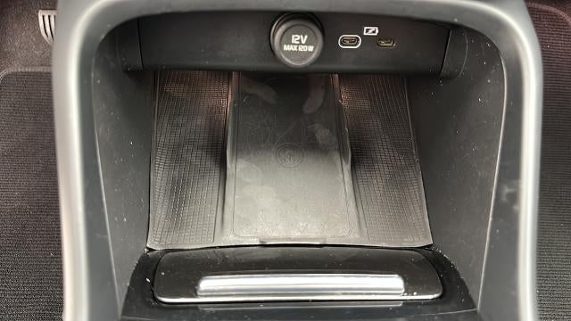 2023 Volvo XC40 B5 Plus Dark Theme