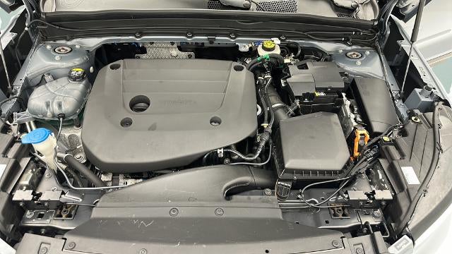 2023 Volvo XC40 B5 Plus Dark Theme