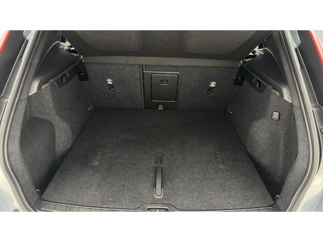 2023 Volvo XC40 B5 Plus Dark Theme