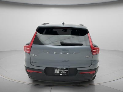 2023 Volvo XC40 B5 Plus Dark Theme