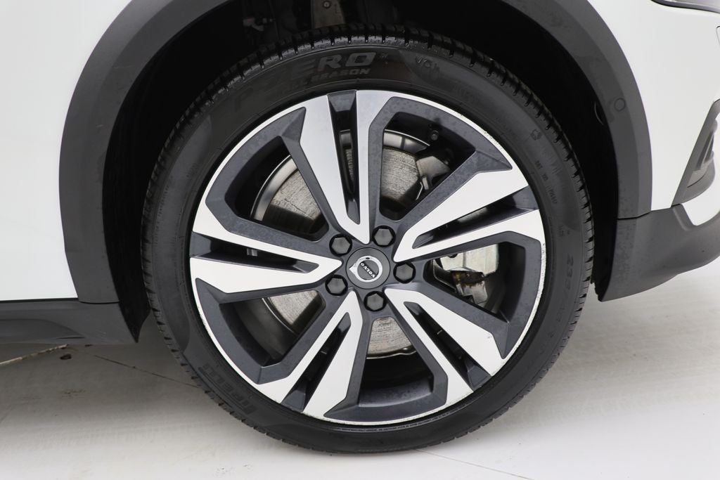 2025 Volvo V60 Cross Country B5 Plus