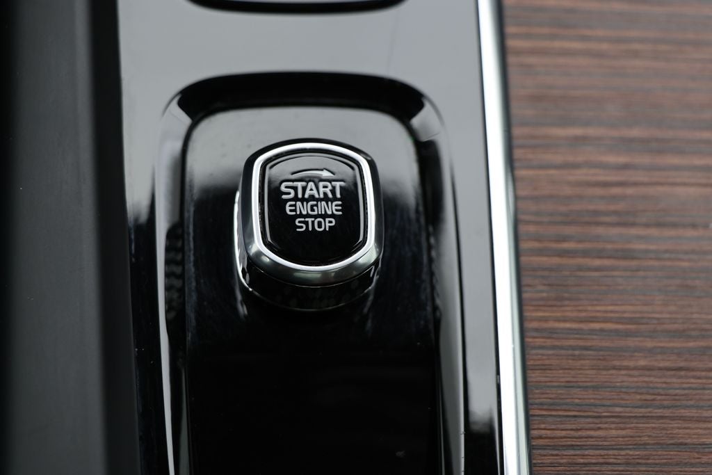 2025 Volvo V60 Cross Country B5 Plus