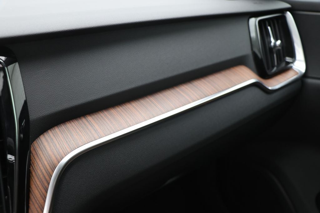 2025 Volvo V60 Cross Country B5 Plus