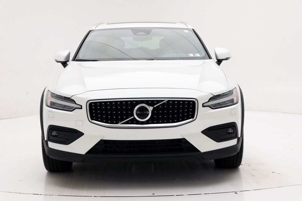 2025 Volvo V60 Cross Country B5 Plus