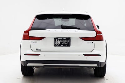 2025 Volvo V60 Cross Country B5 Plus