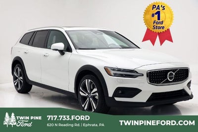 2025 Volvo V60 Cross Country B5 Plus