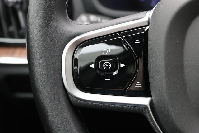 2025 Volvo V60 Cross Country B5 Plus