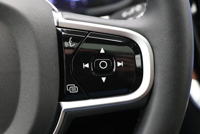 2025 Volvo V60 Cross Country B5 Plus