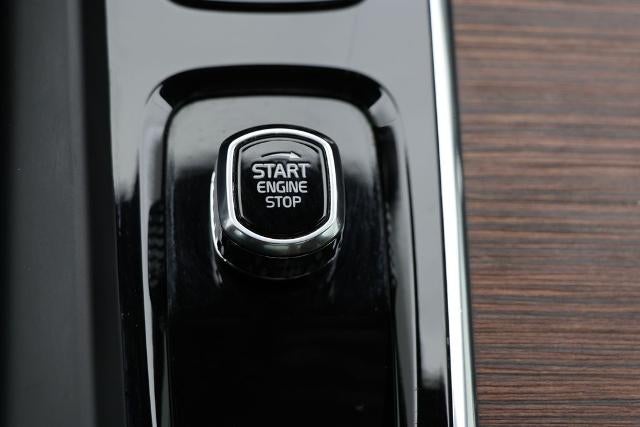 2025 Volvo V60 Cross Country B5 Plus