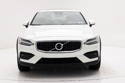 2025 Volvo V60 Cross Country B5 Plus