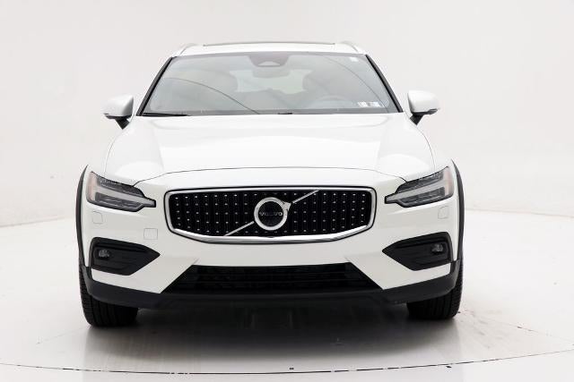 2025 Volvo V60 Cross Country B5 Plus
