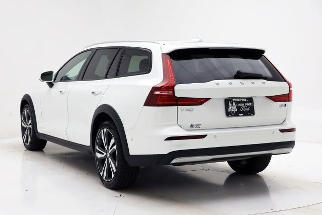 2025 Volvo V60 Cross Country B5 Plus