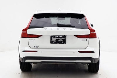 2025 Volvo V60 Cross Country B5 Plus