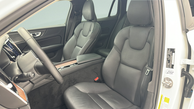 2025 Volvo V60 Cross Country B5 Plus