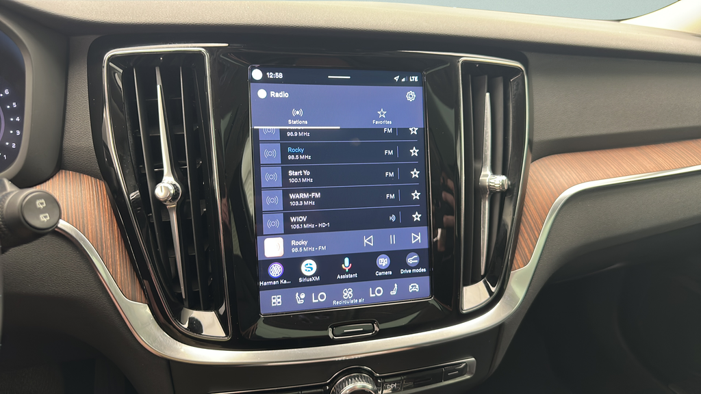 2025 Volvo V60 Cross Country B5 Plus