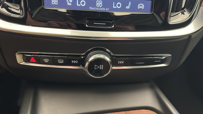 2025 Volvo V60 Cross Country B5 Plus