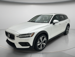 2025 Volvo V60 Cross Country B5 Plus