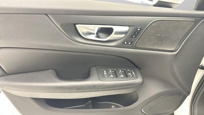 2025 Volvo V60 Cross Country B5 Plus