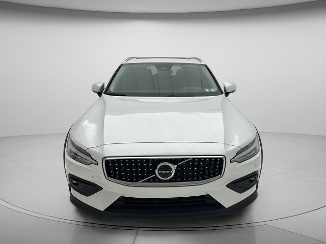 2025 Volvo V60 Cross Country B5 Plus