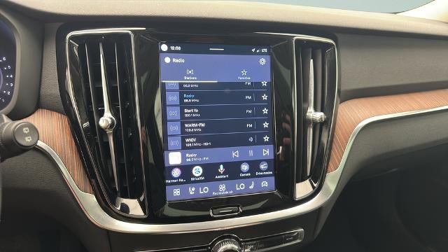 2025 Volvo V60 Cross Country B5 Plus