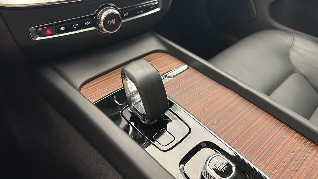 2025 Volvo V60 Cross Country B5 Plus