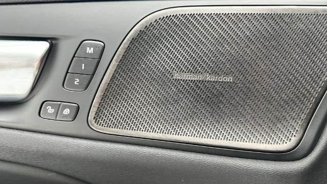 2025 Volvo V60 Cross Country B5 Plus