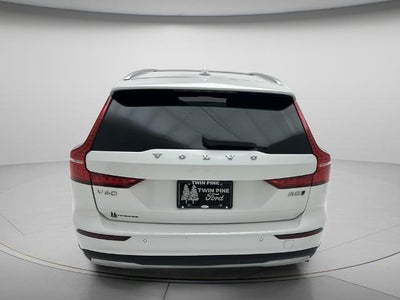 2025 Volvo V60 Cross Country B5 Plus