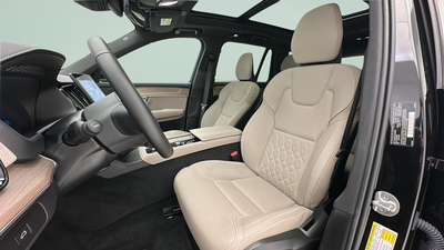2025 Volvo XC90 B5 Core 2025.5