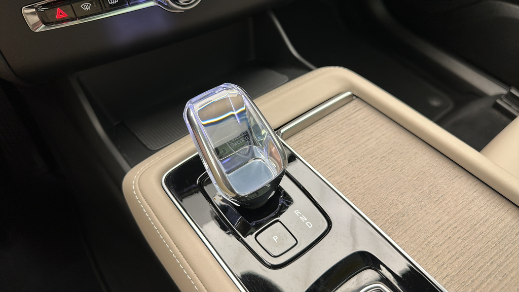 2025 Volvo XC90 B5 Core 2025.5