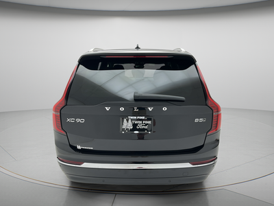 2025 Volvo XC90 B5 Core 2025.5