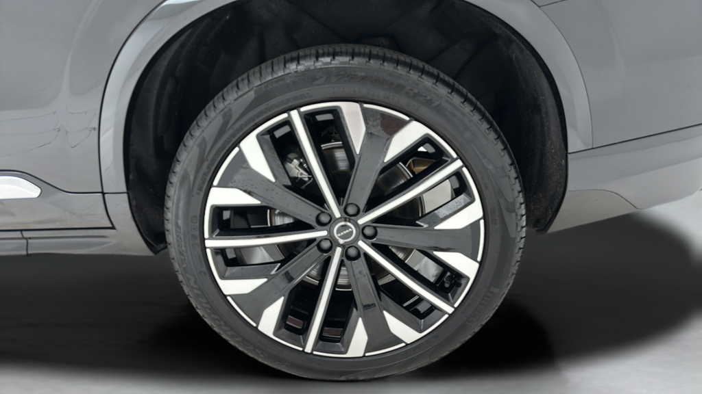 2025 Volvo XC90 B5 Core 2025.5