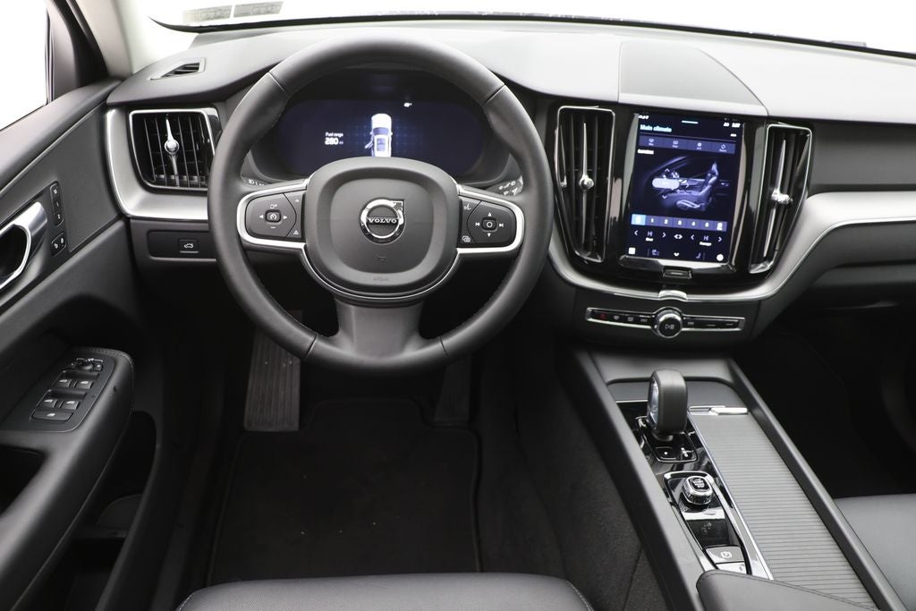 2025 Volvo XC60 B5 Core