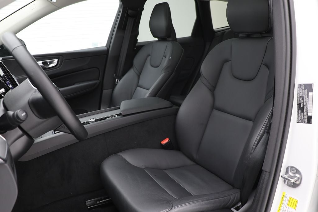 2025 Volvo XC60 B5 Core