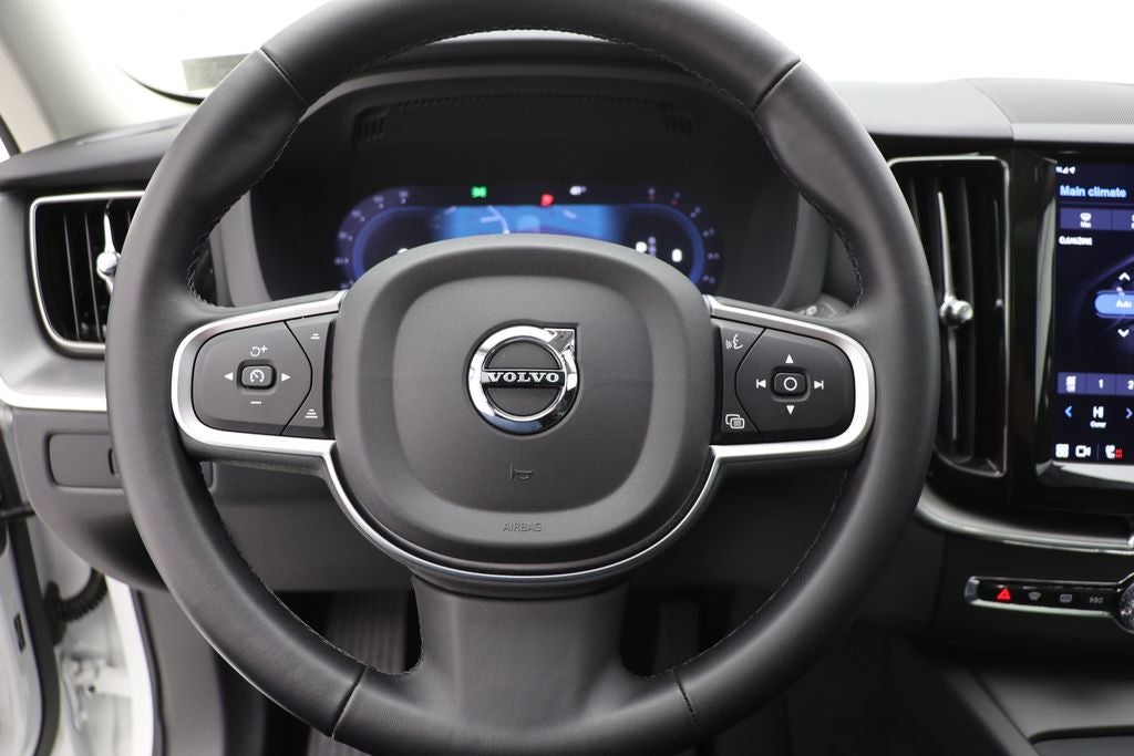 2025 Volvo XC60 B5 Core