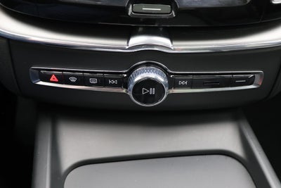 2025 Volvo XC60 B5 Core