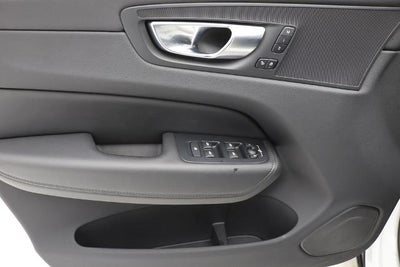 2025 Volvo XC60 B5 Core